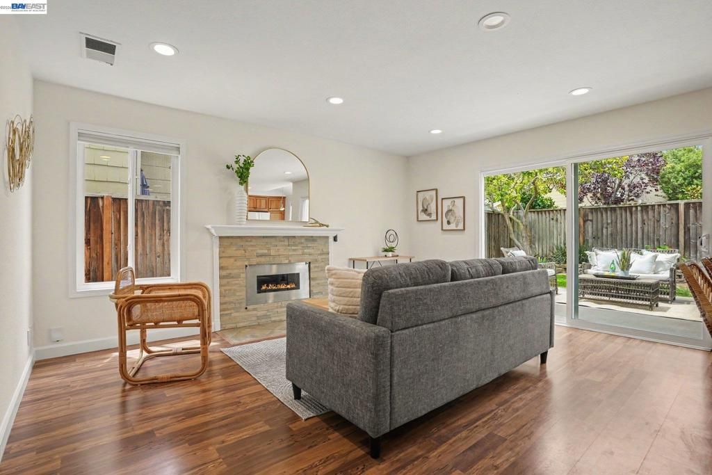 Image 14 of property listing at 135 Justin Cir, Alameda, CA 94502