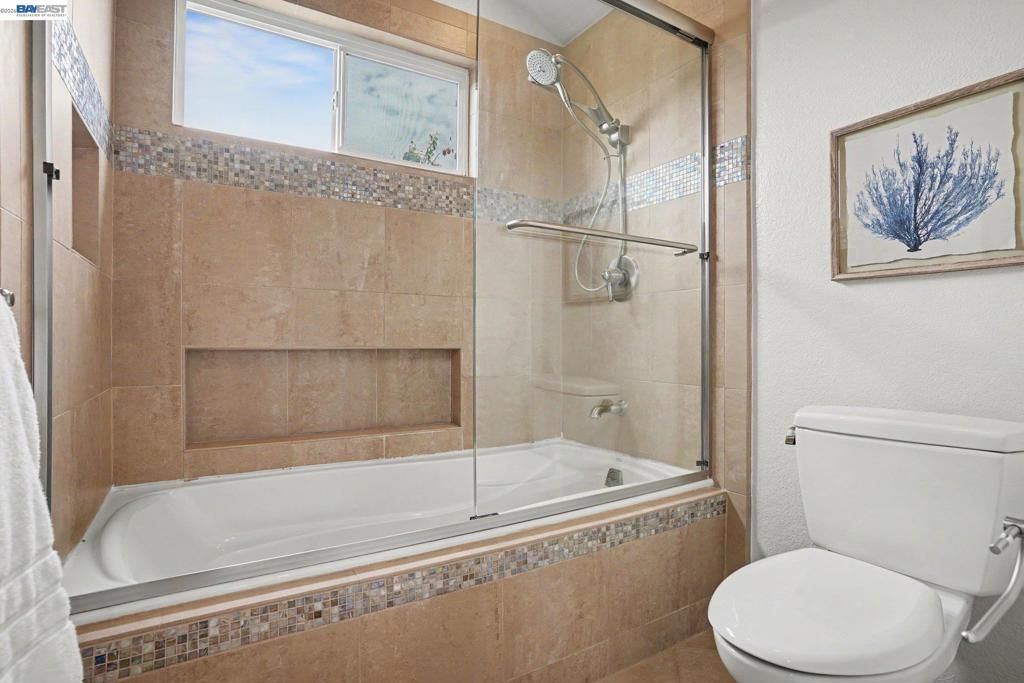 Image 18 of property listing at 135 Justin Cir, Alameda, CA 94502
