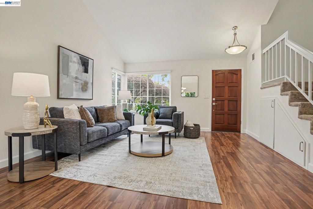 Image 6 of property listing at 135 Justin Cir, Alameda, CA 94502