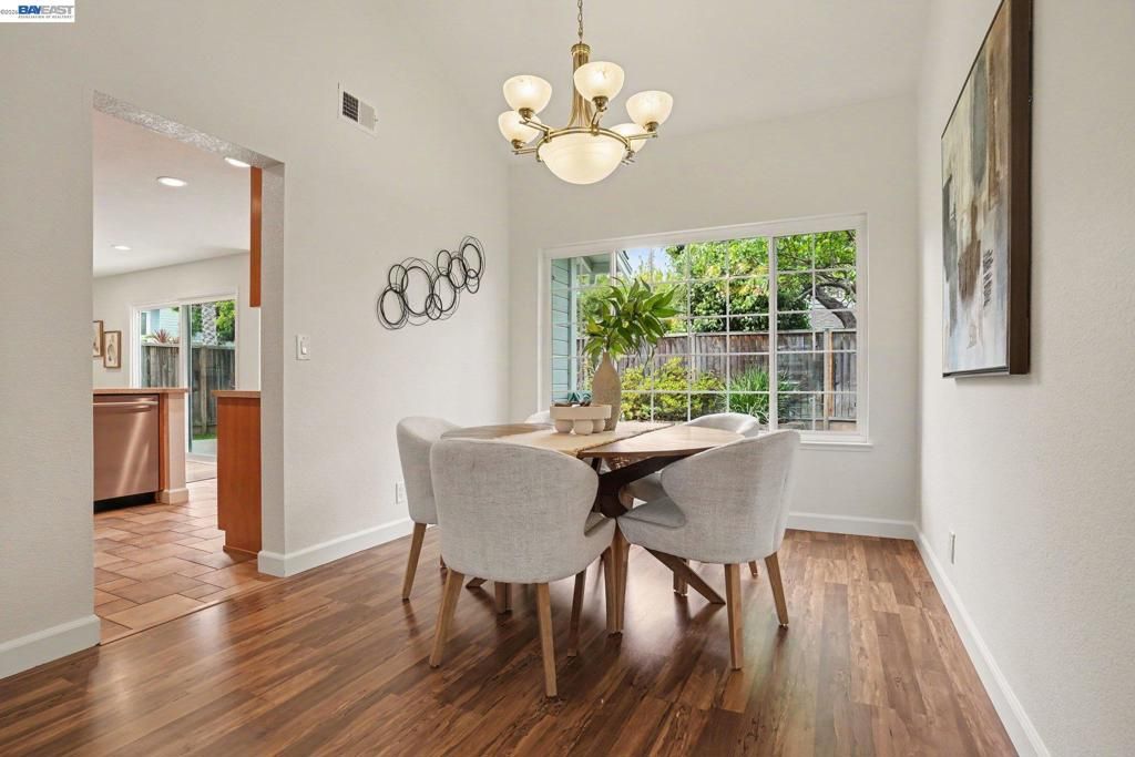 Image 8 of property listing at 135 Justin Cir, Alameda, CA 94502