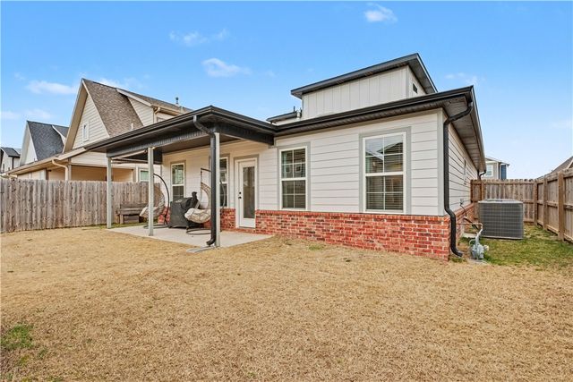 1716 W Broadway Place, Rogers, AR 72758