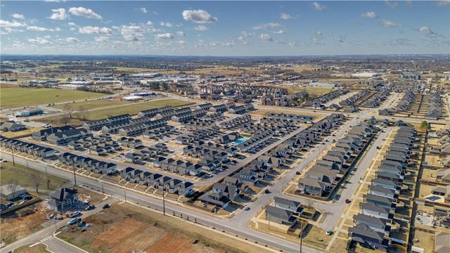 1716 W Broadway Place, Rogers, AR 72758