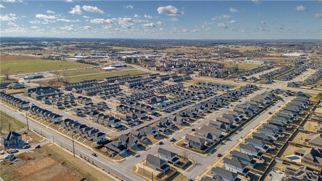 1716 W Broadway Place, Rogers, AR 72758