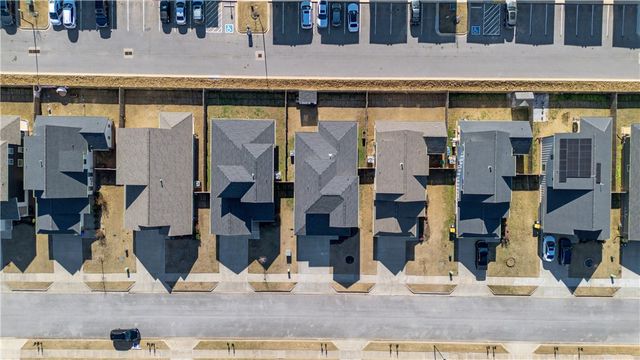 1716 W Broadway Place, Rogers, AR 72758