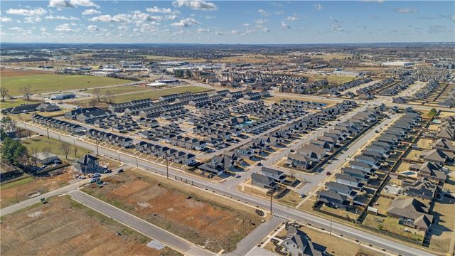 1716 W Broadway Place, Rogers, AR 72758