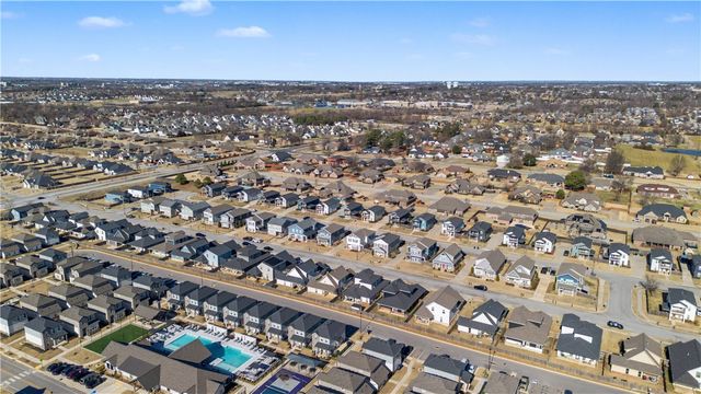 1716 W Broadway Place, Rogers, AR 72758