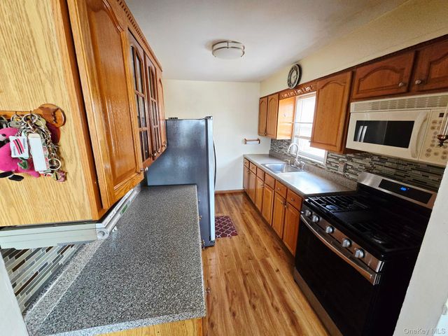 60 Liberty Boulevard, Valley Stream, NY 11580