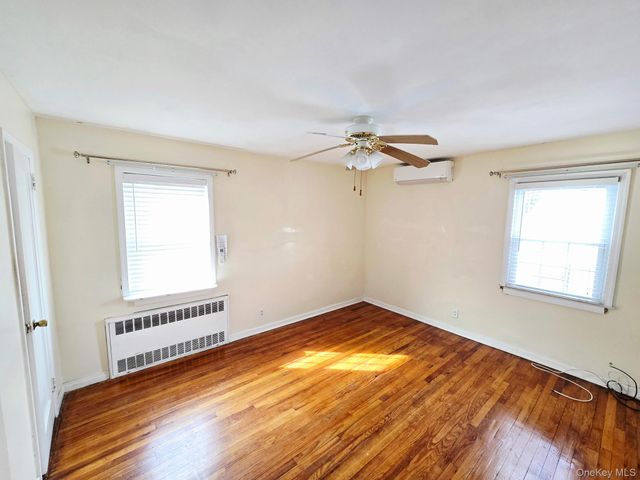 60 Liberty Boulevard, Valley Stream, NY 11580