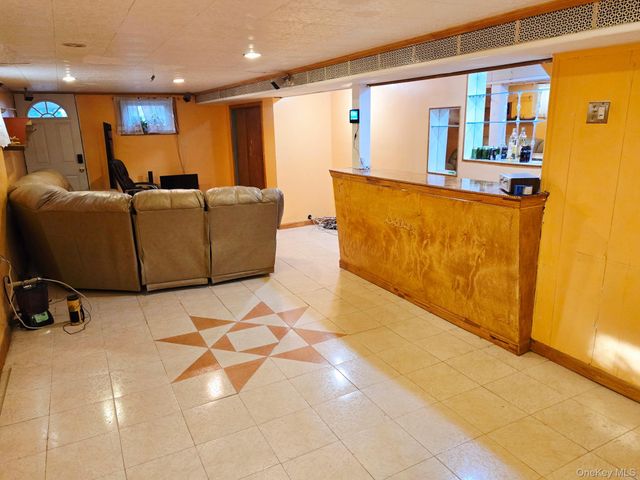 60 Liberty Boulevard, Valley Stream, NY 11580