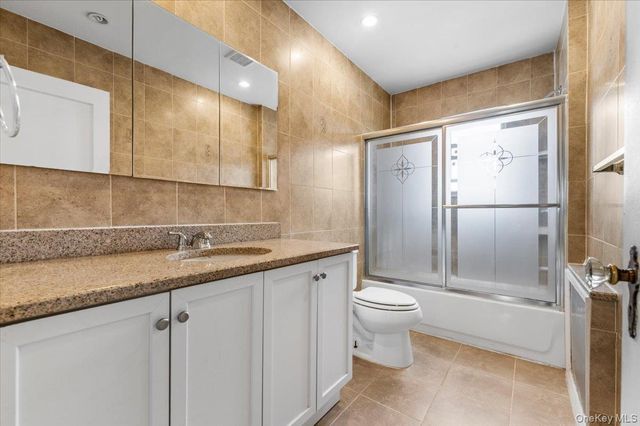 161-21 84th Avenue, Jamaica Hills, NY 11432