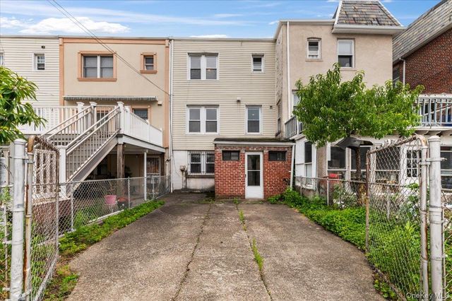 161-21 84th Avenue, Jamaica Hills, NY 11432