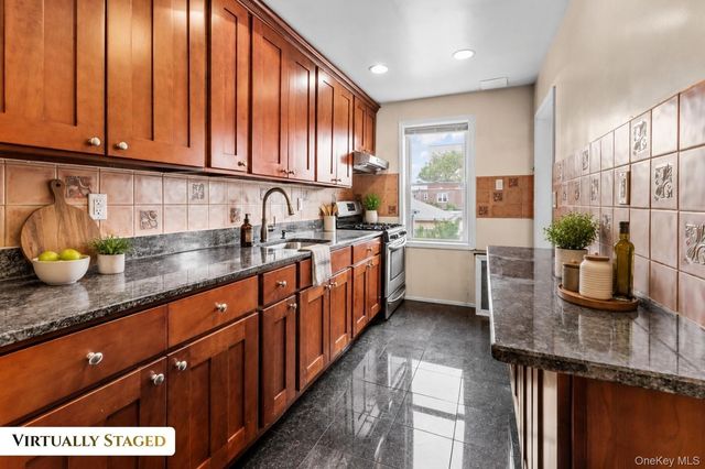 161-21 84th Avenue, Jamaica Hills, NY 11432