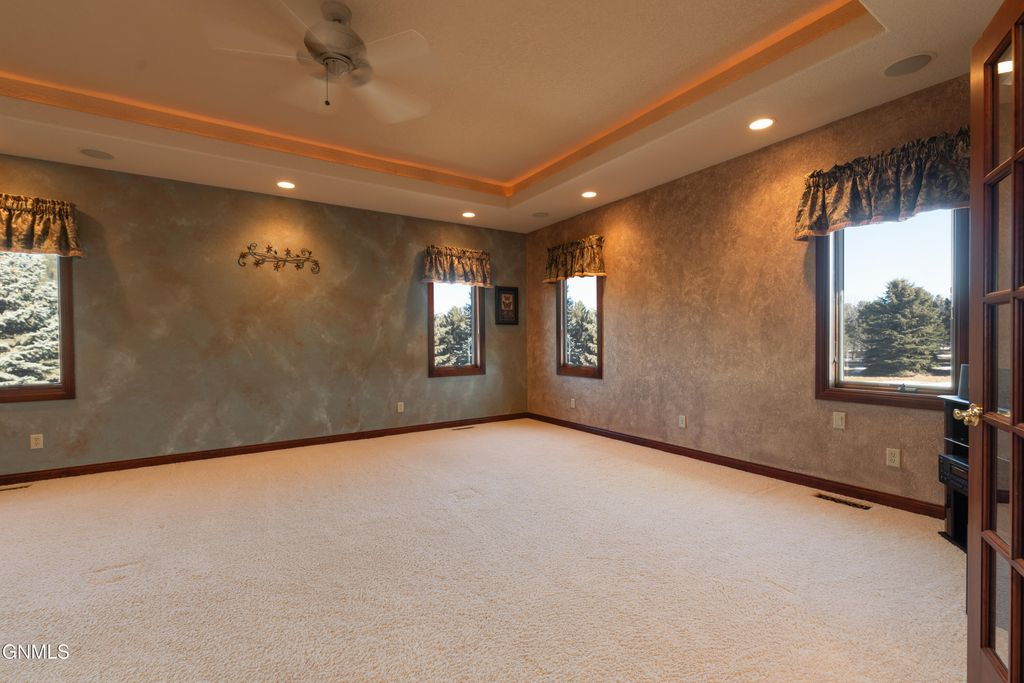 3505 66th Street NE, Bismarck, ND 58503 photo 23