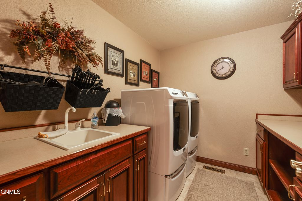 3505 66th Street NE, Bismarck, ND 58503 photo 51