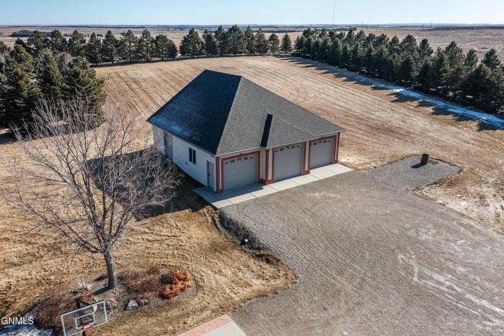 3505 66th Street NE, Bismarck, ND 58503 photo 57