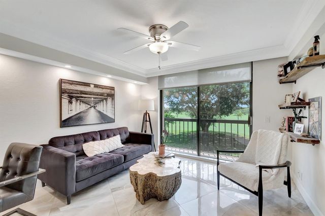 5279 FOUNTAINS Drive S 304, Lake Worth, FL 33467