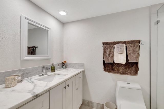 5279 FOUNTAINS Drive S 304, Lake Worth, FL 33467