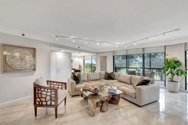 5279 FOUNTAINS Drive S 304, Lake Worth, FL 33467