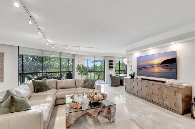 5279 FOUNTAINS Drive S 304, Lake Worth, FL 33467