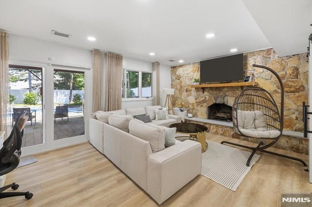 149 Sherwood Drive, Ramsey, NJ 07446