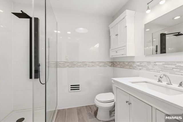 149 Sherwood Drive, Ramsey, NJ 07446