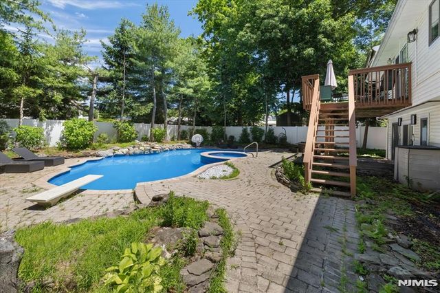 149 Sherwood Drive, Ramsey, NJ 07446