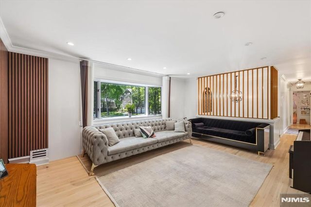 149 Sherwood Drive, Ramsey, NJ 07446
