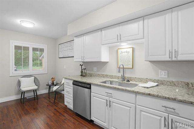 636 Walnut Ridge Drive, Ballwin, MO 63021