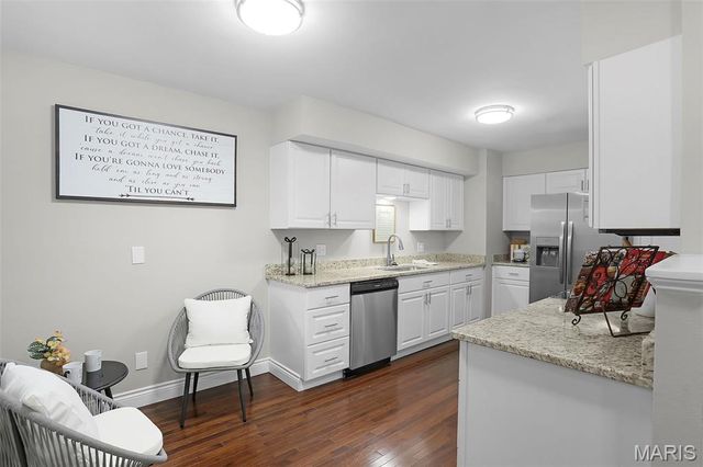 636 Walnut Ridge Drive, Ballwin, MO 63021