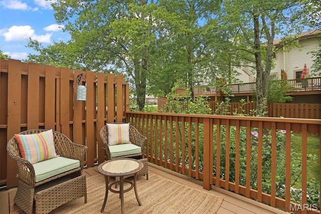 636 Walnut Ridge Drive, Ballwin, MO 63021