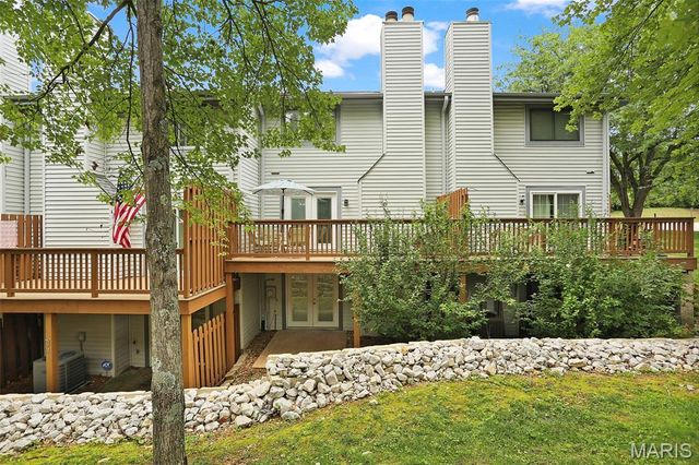 636 Walnut Ridge Drive, Ballwin, MO 63021