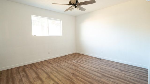 5617 W Argent Road, Pasco, WA 99301