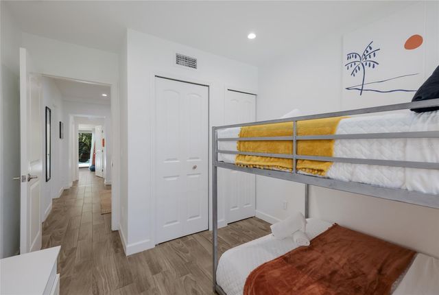 203 72ND STREET, Holmes Beach, FL 34217