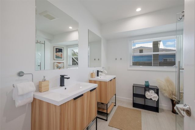 203 72ND STREET, Holmes Beach, FL 34217
