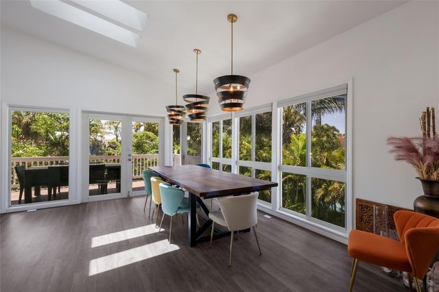 203 72ND STREET, Holmes Beach, FL 34217