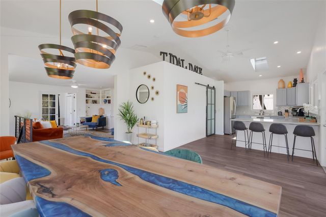 203 72ND STREET, Holmes Beach, FL 34217