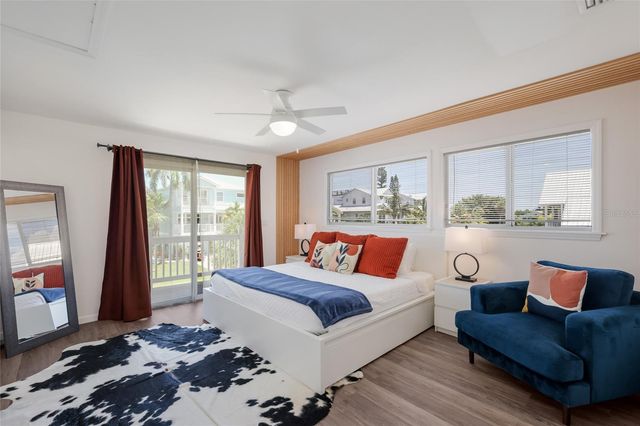 203 72ND STREET, Holmes Beach, FL 34217
