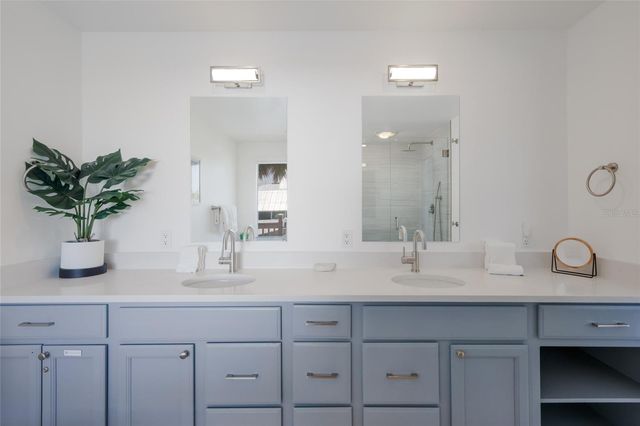 203 72ND STREET, Holmes Beach, FL 34217