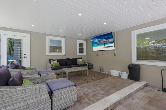 203 72ND STREET, Holmes Beach, FL 34217