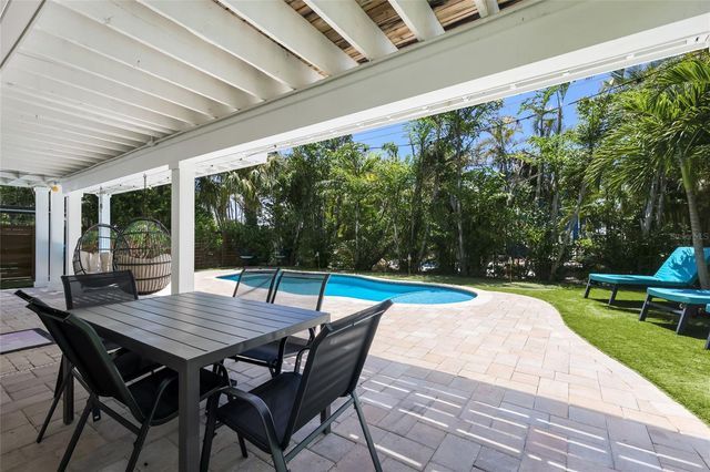 203 72ND STREET, Holmes Beach, FL 34217