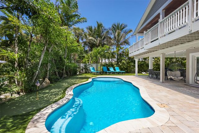 203 72ND STREET, Holmes Beach, FL 34217