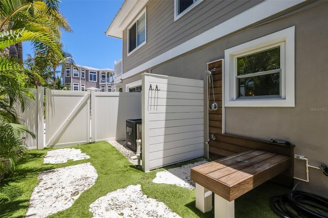 203 72ND STREET, Holmes Beach, FL 34217