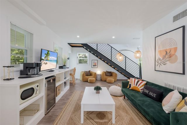 203 72ND STREET, Holmes Beach, FL 34217