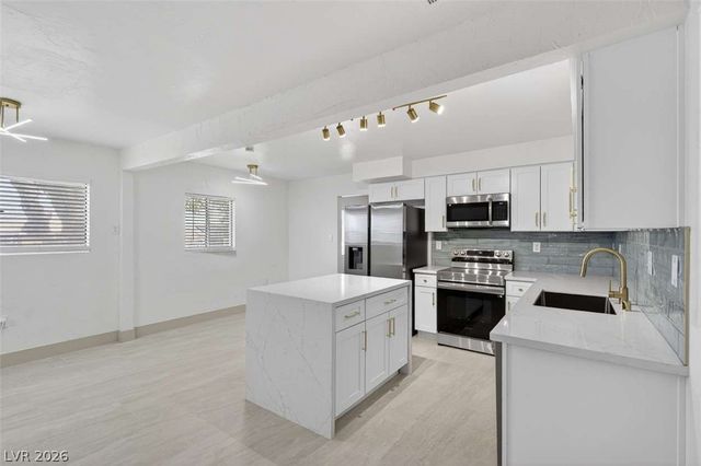 13 Mallory Street, Henderson, NV 89015