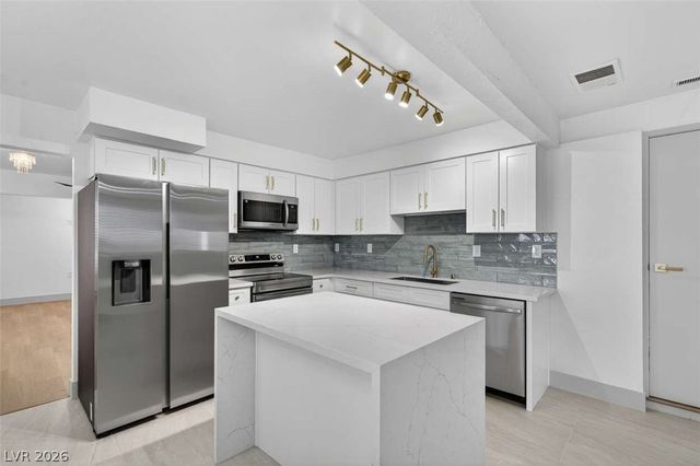 13 Mallory Street, Henderson, NV 89015