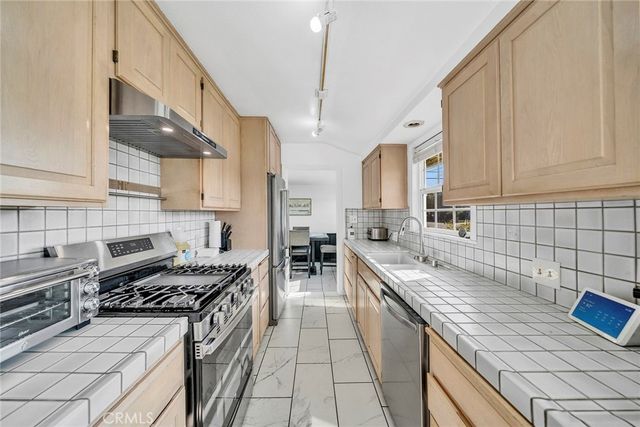 1106 S Lark Ellen, West Covina, CA 91791