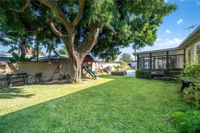 1106 S Lark Ellen, West Covina, CA 91791