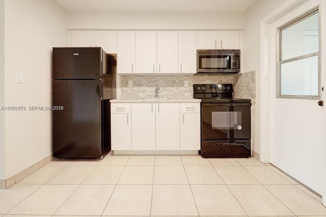 9391 NW 5th Ave 9393, Miami, FL 33150