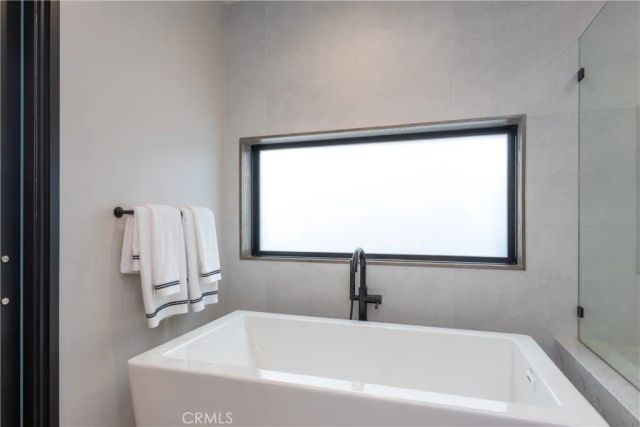 414 9th, Huntington Beach, CA 92648