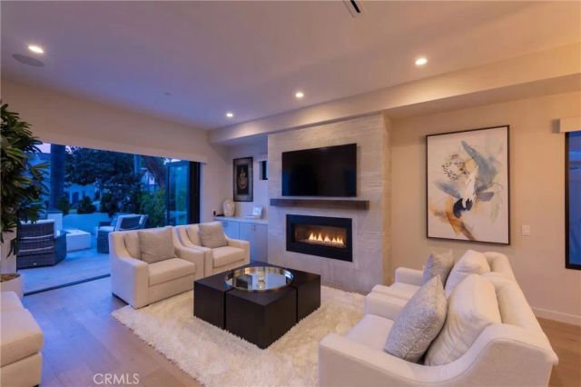 414 9th, Huntington Beach, CA 92648
